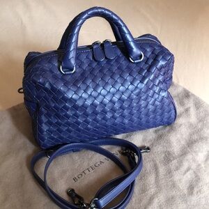 Bottega Veneta ( Like New)